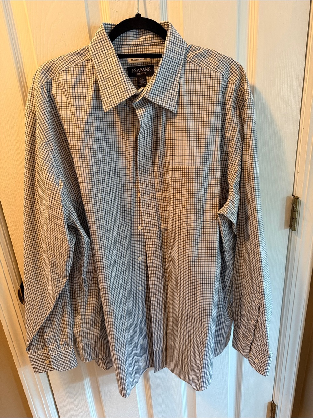 Jos. A. Bank Checked Dress Shirt (17 1/2 - 36/37)